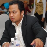 DAHRUL AMAN HARAHAP,SPT, MM : WAKIL REKTOR III UNRIKA image-381