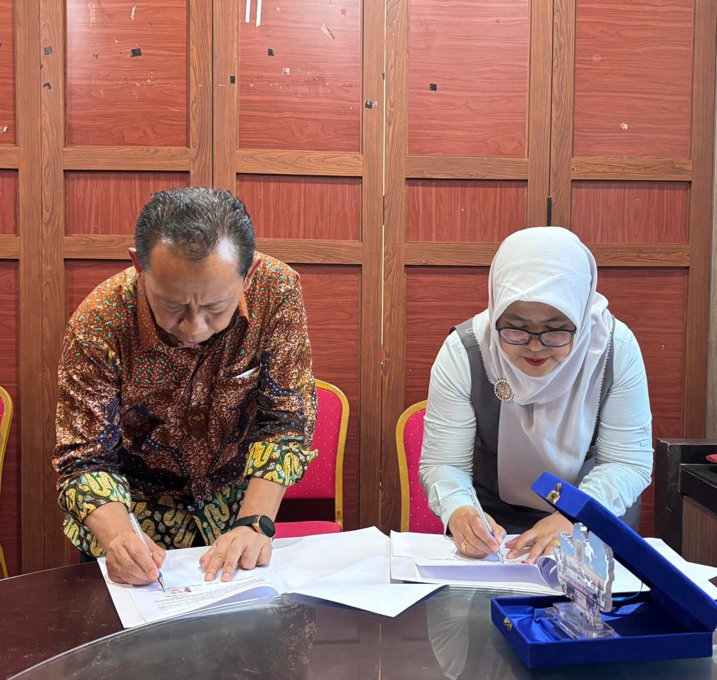 Perkuat Sinergi Pendidikan Tinggi, UNRIKA dan Universitas Islam Indonesia (UII) Resmi Jalin Kerja Sama Strategis whatsapp image 2026 08 31 at 13.44.52