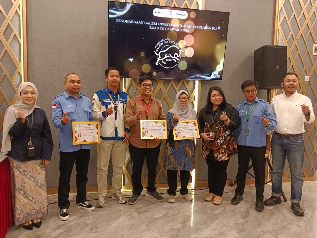 GI BEI UNRIKA Raih Empat Penghargaan dari Bursa Efek Indonesia whatsapp image 2026 10 07 at 16.58.01
