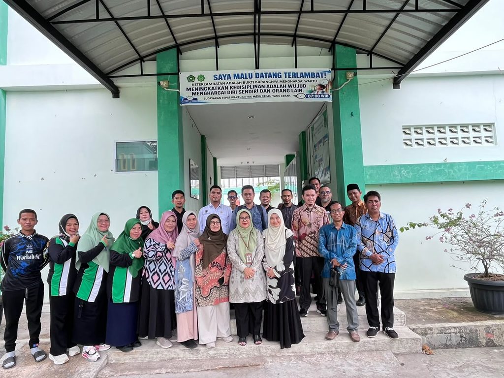 Rektor & Tim Pakar UNRIKA bersama UNIKL Gelar Supervisi Internasional di MIN 2 BATAM whatsapp image 2026 10 13 at 20.10.24